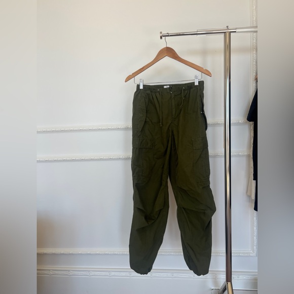 Aritzia Pants - Aritzia TNA cargo pants - XXS